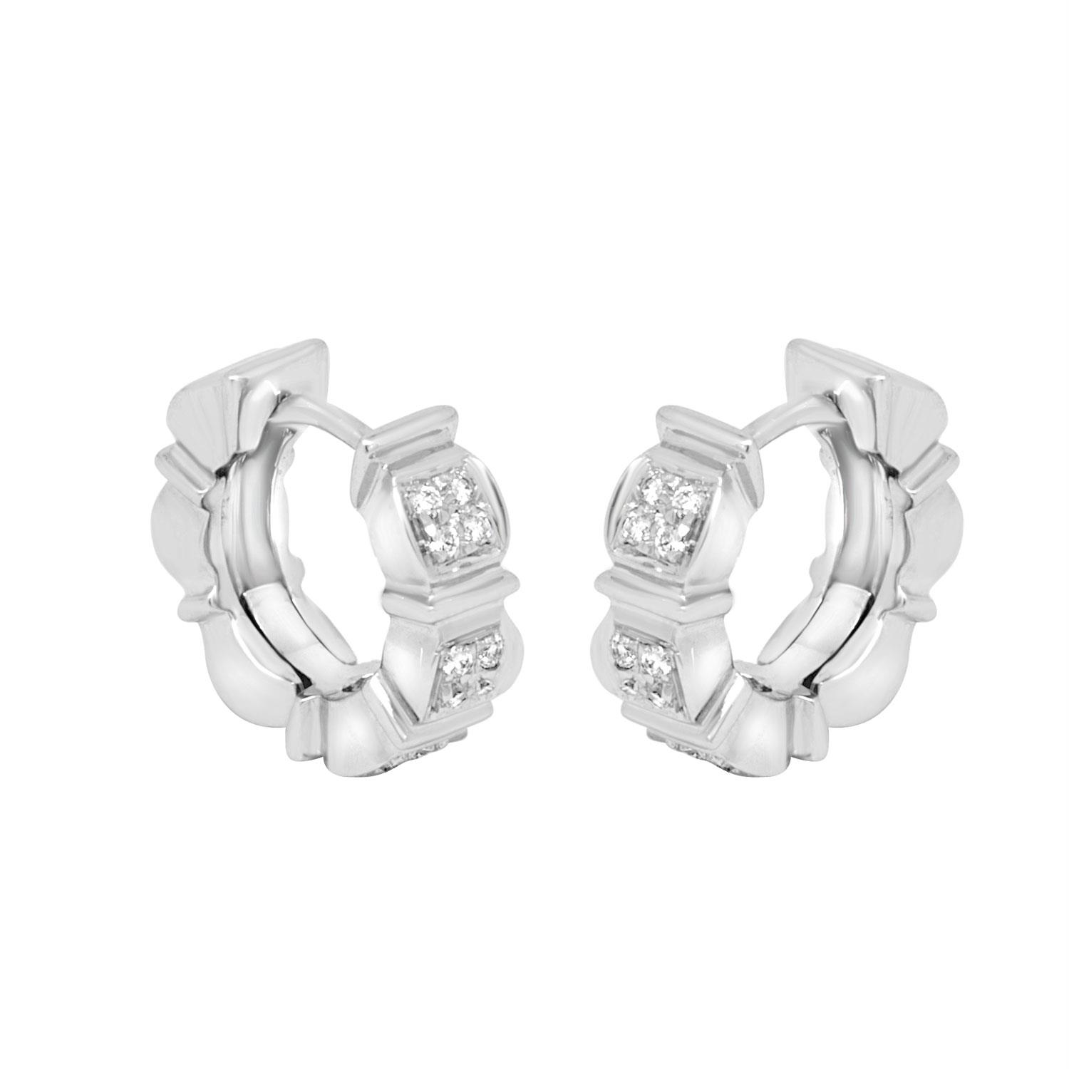 Orecchini a cerchio piccoli con stella CZ Color argento dorato